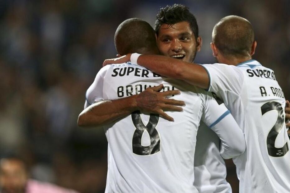 Arouca, FC Porto, futebol, I Liga portuguesa, Corona