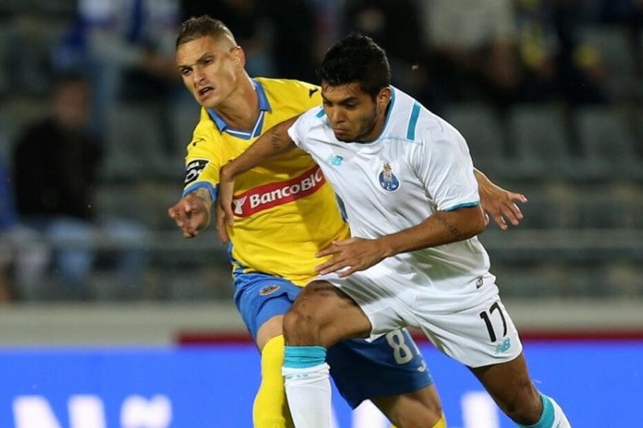 Arouca, FC Porto, futebol, I Liga portuguesa, Corona