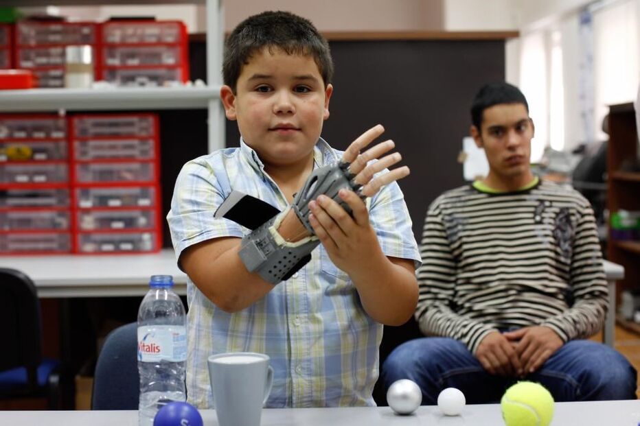 Tomás Simões, Faculdade de Ciências e Tecnologia da Universidade de Coimbra, mão robótica, impressora 3D
