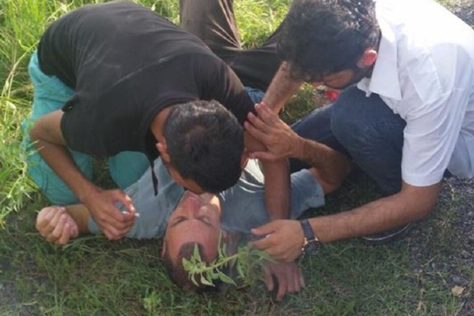 polícia húngara, Hungria, migrantes, gás lacrimogéno