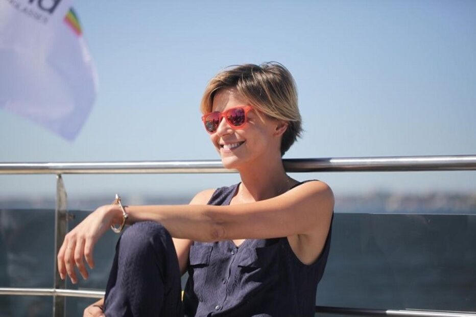 Leonor Poerias, fãs, refugiados, revolta, racismo, xenofobia