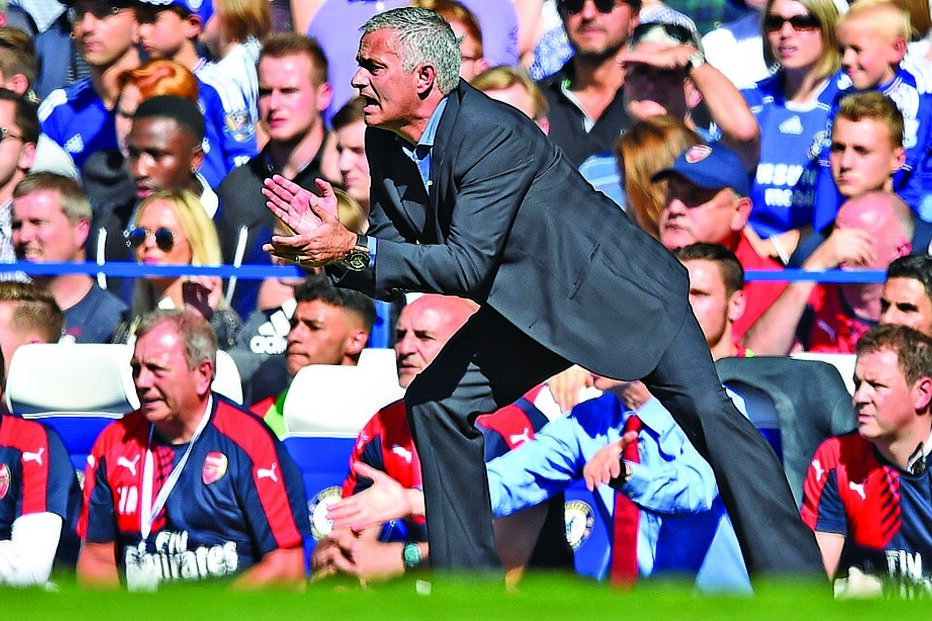 Mourinho derrota Wenger 