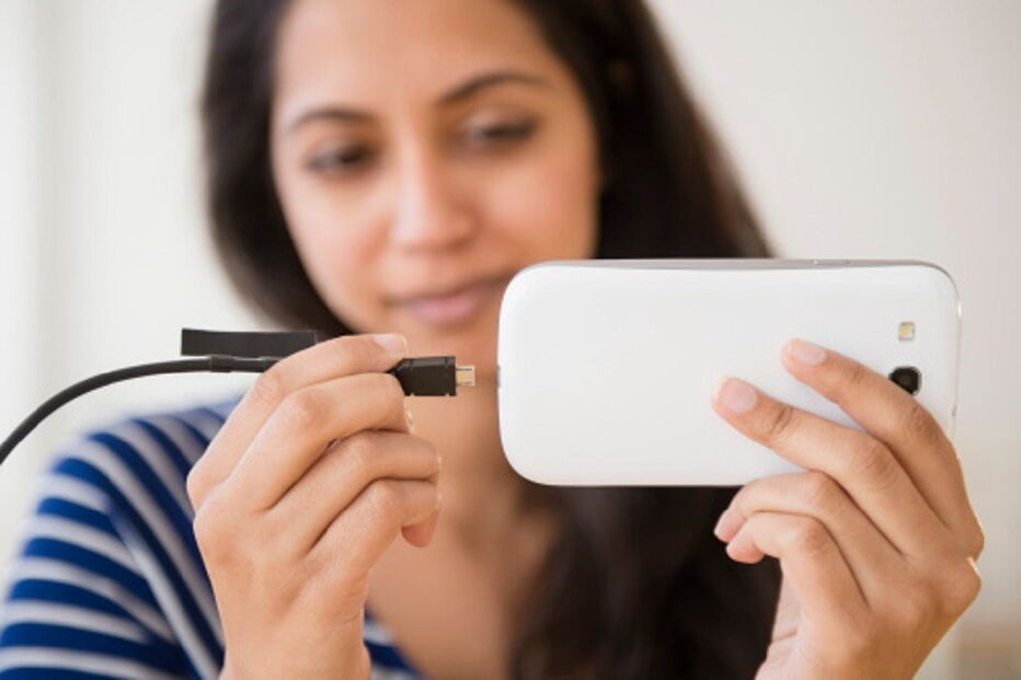 Smartphone, carregar smartphone, carregar bateria, clip, telemóvel, iPhone