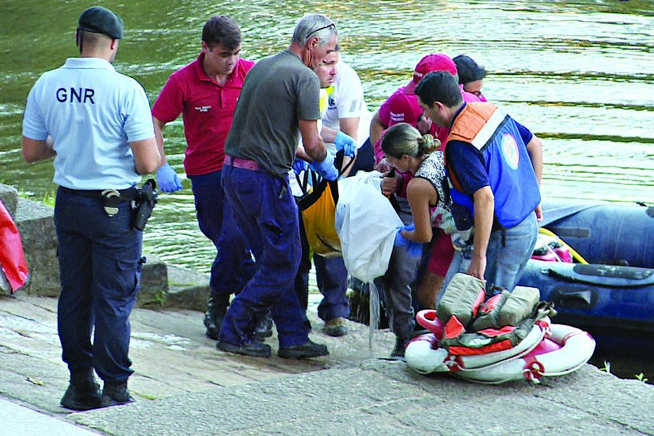 Quatro afogados em rios e praias 