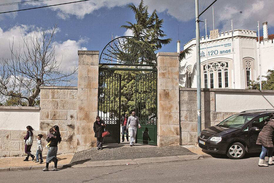 Rede feminina trafica na cadeia 