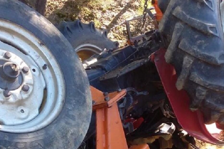 23-09-2015_03_52_21 13 trator.jpg