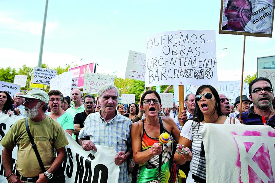 Moradores em protesto contra aumento de rendas 