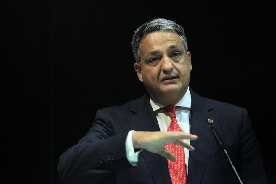 Paulo Macedo, problemas, hospital São José, aneurismas, médicos, saúde, hospitais