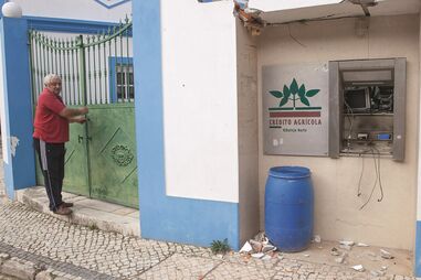 gang, assaltantes, multibanco, dinheiro, carro, furtado, Alcorochel, Torres Novas