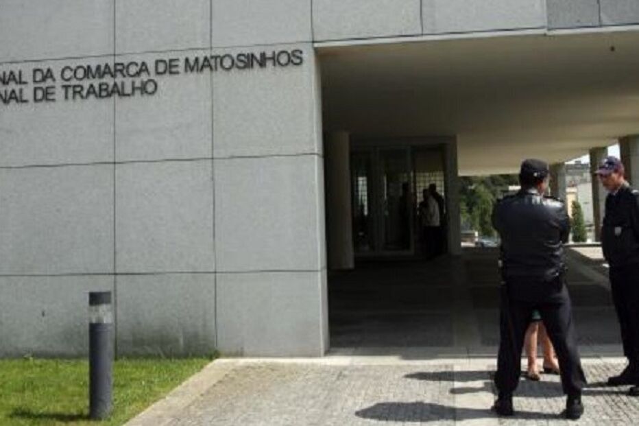 01-10-2015_01_32_40 11 tribunal matosinhos.jpg