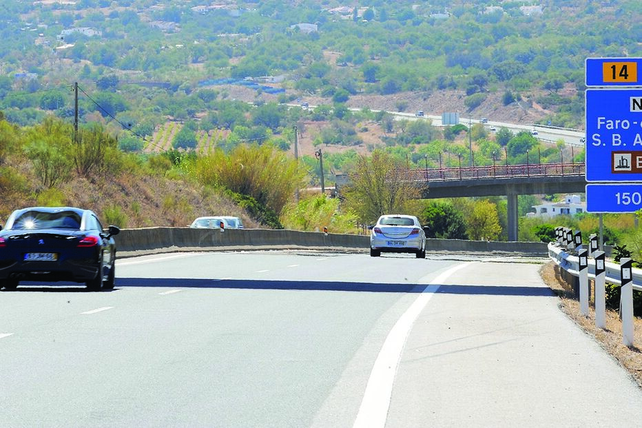 ‘Mulas’ de haxixe detidas na A22 