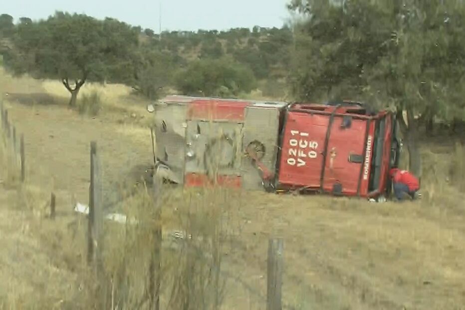 04-10-2015_17_05_01 ~bombeiros.jpg