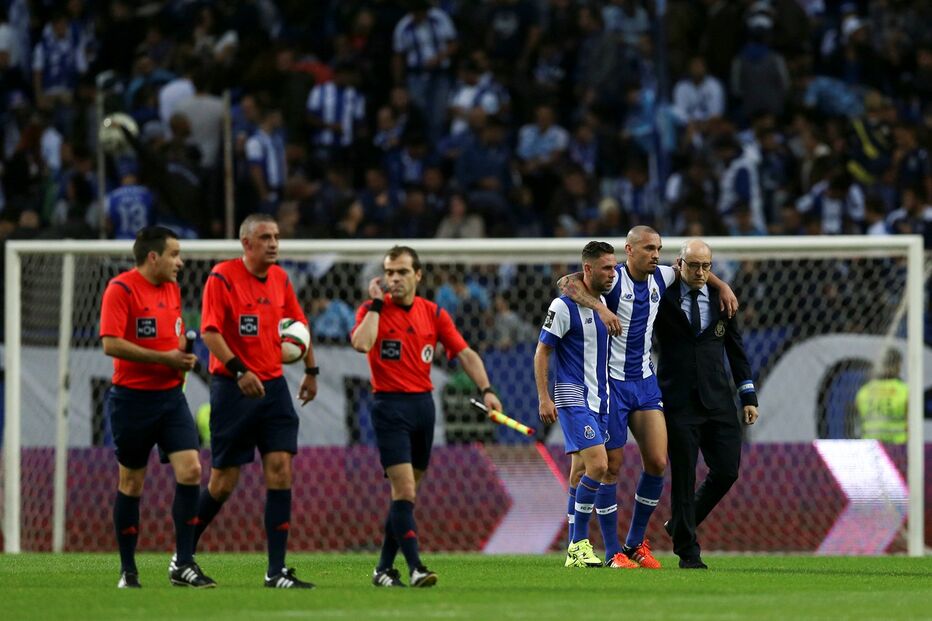 06-10-2015_04_11_21 29 maicon.jpg