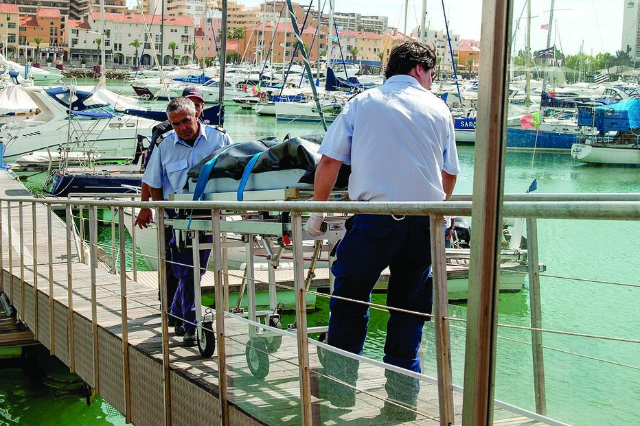 Cadáver de inglês aparece na marina 