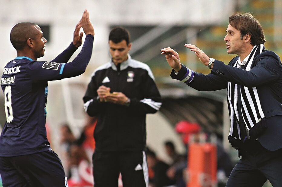 Lopetegui veta saída de Brahimi 