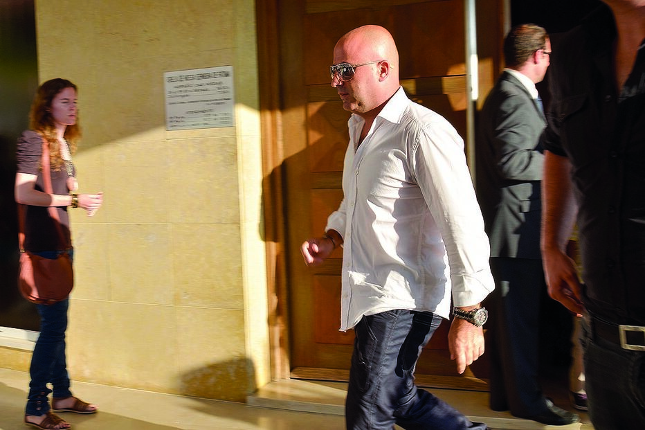 Empresário burla mãe de Angélico 