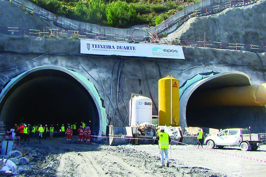 2 € para passar túnel do Marão 