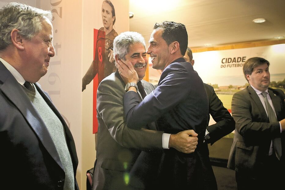 Proença recebeu prenda do Benfica  