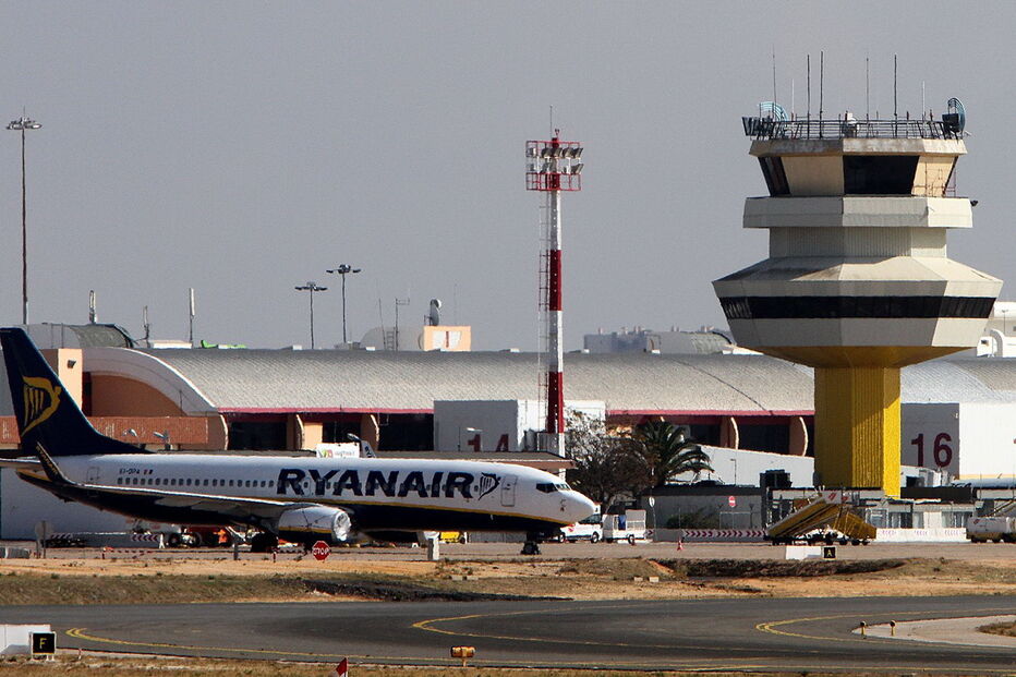 susto, avião, avaria, Ryanair, Lanzarote, Espanha, Shannon, República da Irlanda, aterragem de emergência