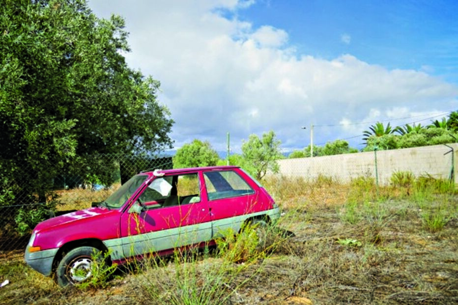 paraquedista, muro, Hospital de Portimão, Aeródromo de Portimão, festival, Cerro do Prior, Montes de Alvor, José Sousa, bombeiros