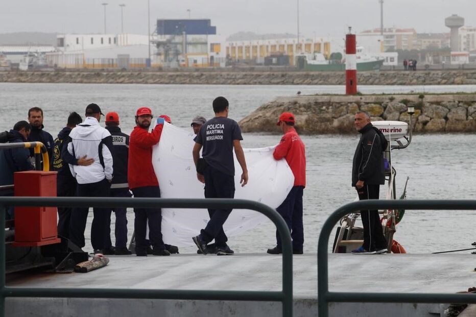 12-10-2015_15_57_59 naufrágio.JPG