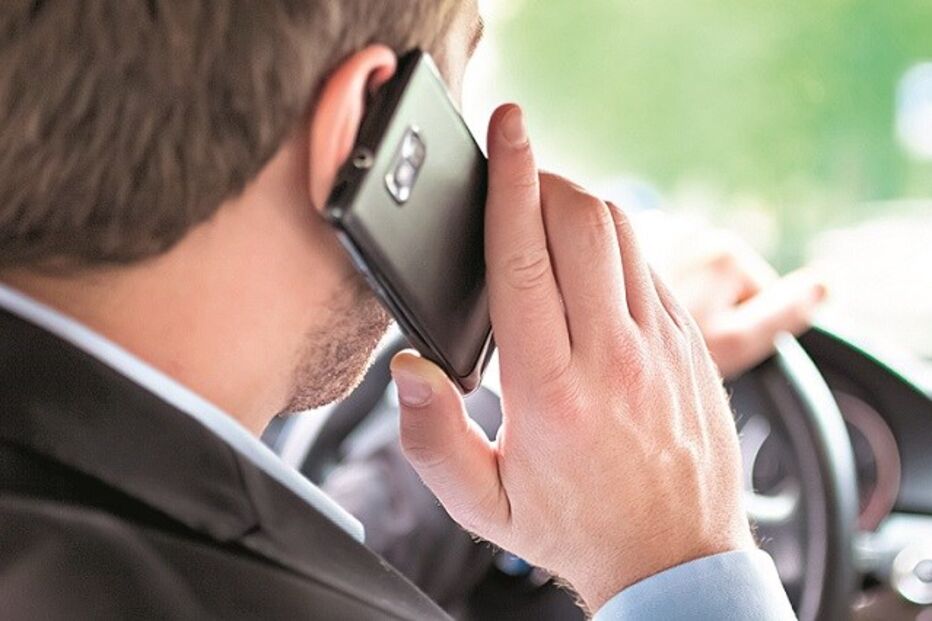 14-10-2015_03_52_33 15 telemóvel.jpg