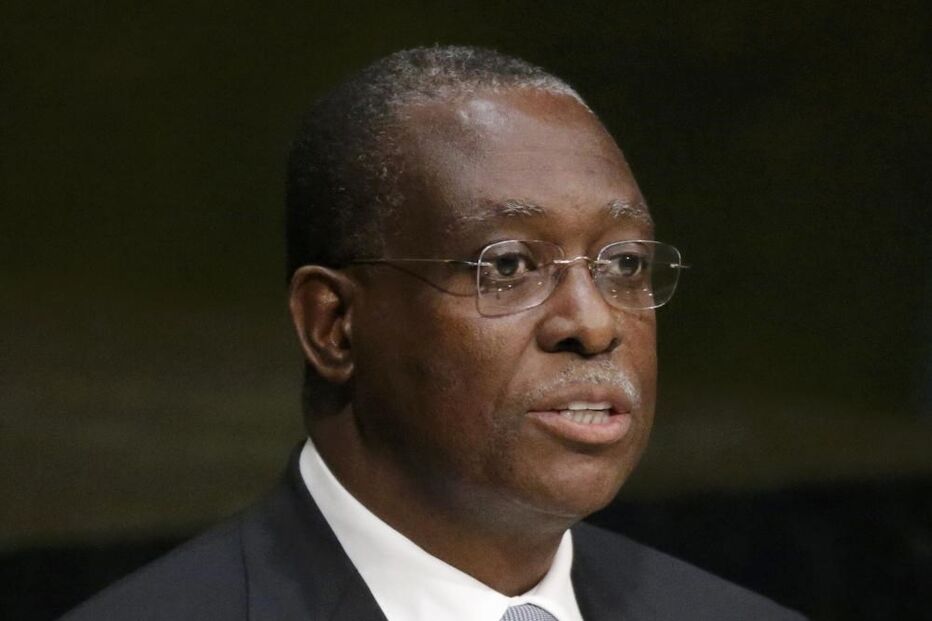 Manuel Vicente, Angola