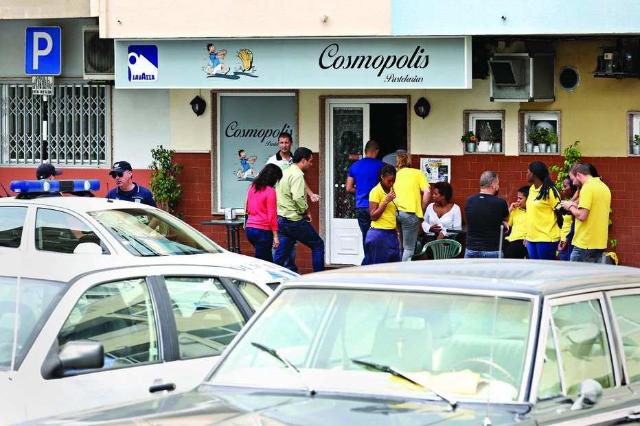 tiroteio, cliente, café, terror, casais, Paivas, Seixal