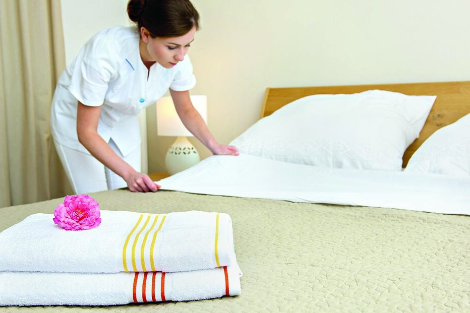 gel, champôs, , minibar, toalhas, garrafas, hóteis