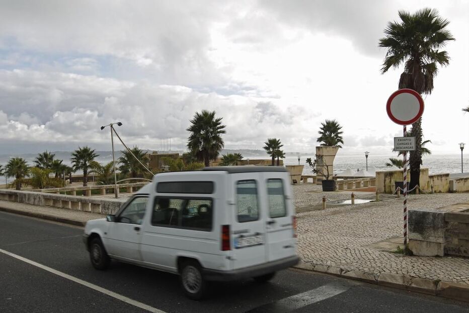 17-10-2015_12_29_11 transito.jpg