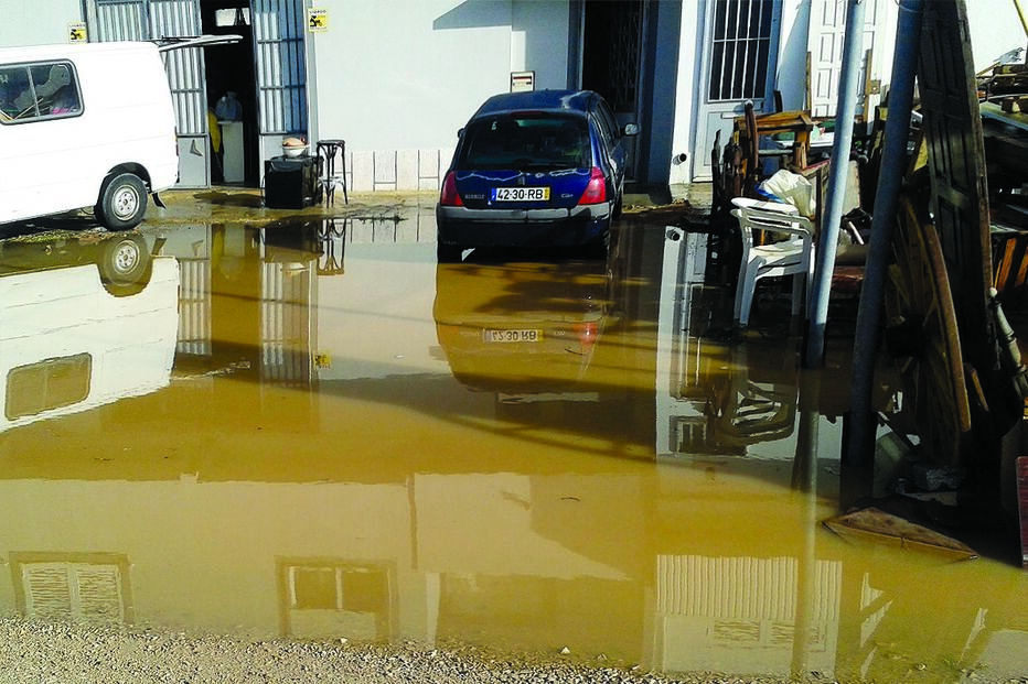 obras, inundações, Algarve, Variante Norte, declive acentuado, falta de escoamento, Faro, Rio Seco