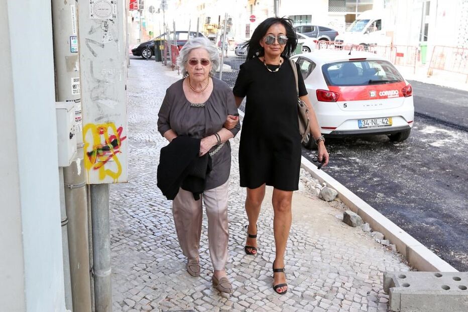 Sócrates, fortuna, política, gerir, mãe, Maria Adelaide, Transferências, Carlos Santos Silva, dinheiro