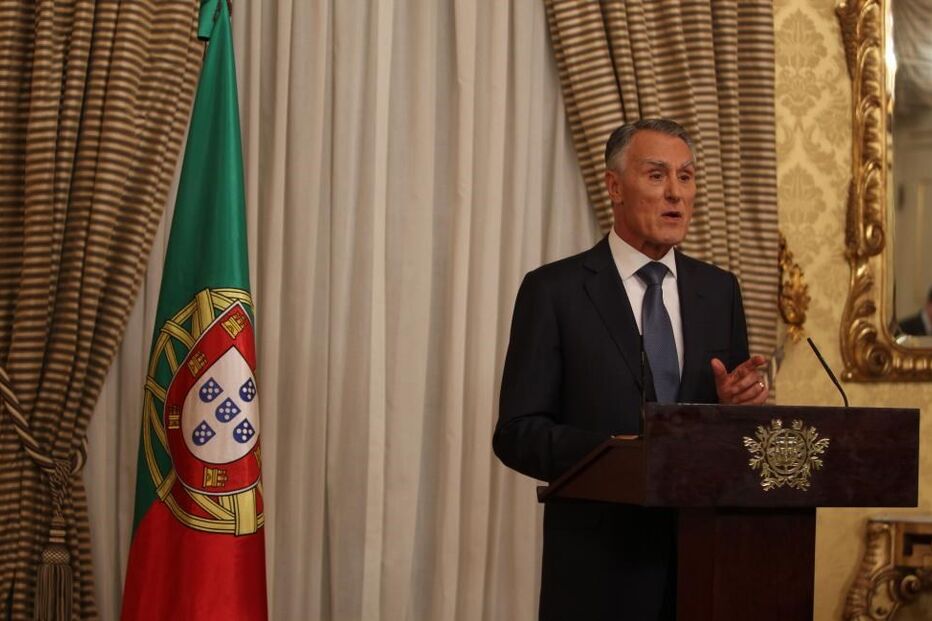 Cavaco Silva, Presidente da República, Governo, PSD, CDS-PP, Pedro Passos Coelho, coligação de esquerda, insconsistência, PS, BE, PCP, União Europeia, Zona Euro, Tratado Orçamental, Tratado de Lisboa, política, governo (sistema)