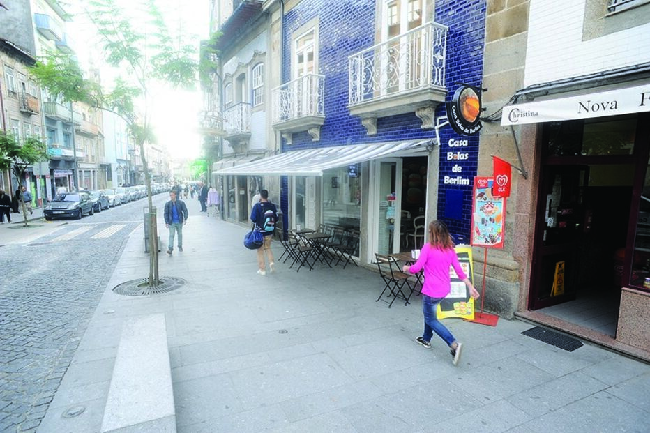 Saca 7 mil euros de quatro contas 