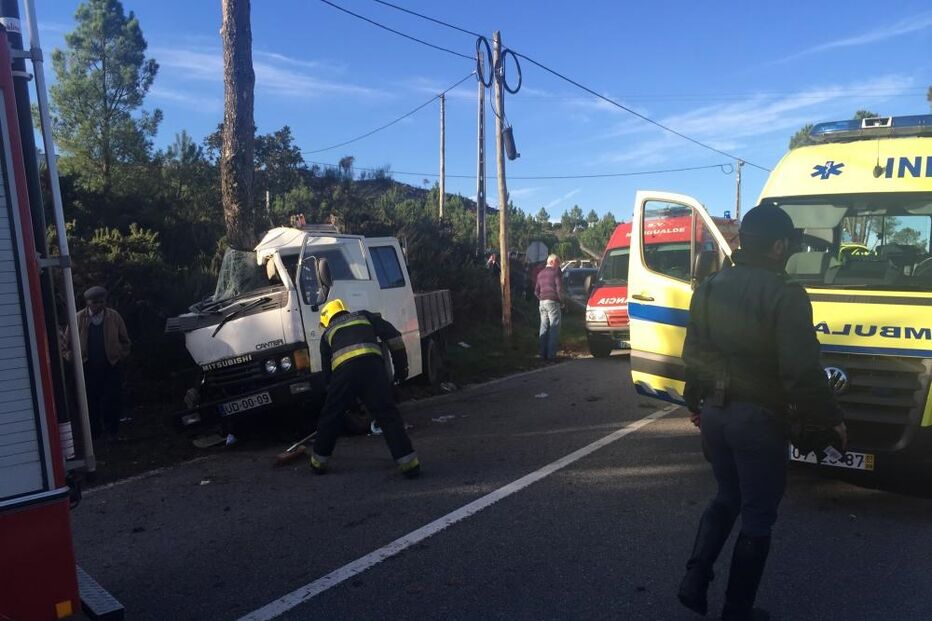 Mangualde, acidente (geral), Penalva do Castelo, Estrada Nacional, feridos, graves, grávida