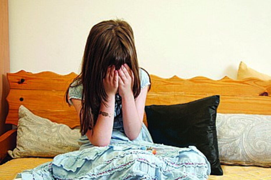 enteada, médicos, padastro, Espanha, portugêsm abusos sexuais, pedofilia, 