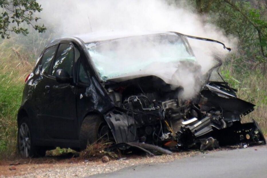 Acidente, Santiago do Cacém, Estrada Nacional 261, despiste, árvore, morte, acidentes e desastres