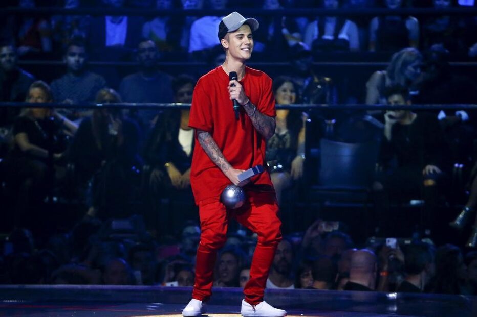 Justin Bieber, MTV Europe, prémios, música, Milão, Itália, Tylor Swift, Rihanna, One Direction, Nicki Minaj, artes, cultura e entretenimento, prémios e galardões