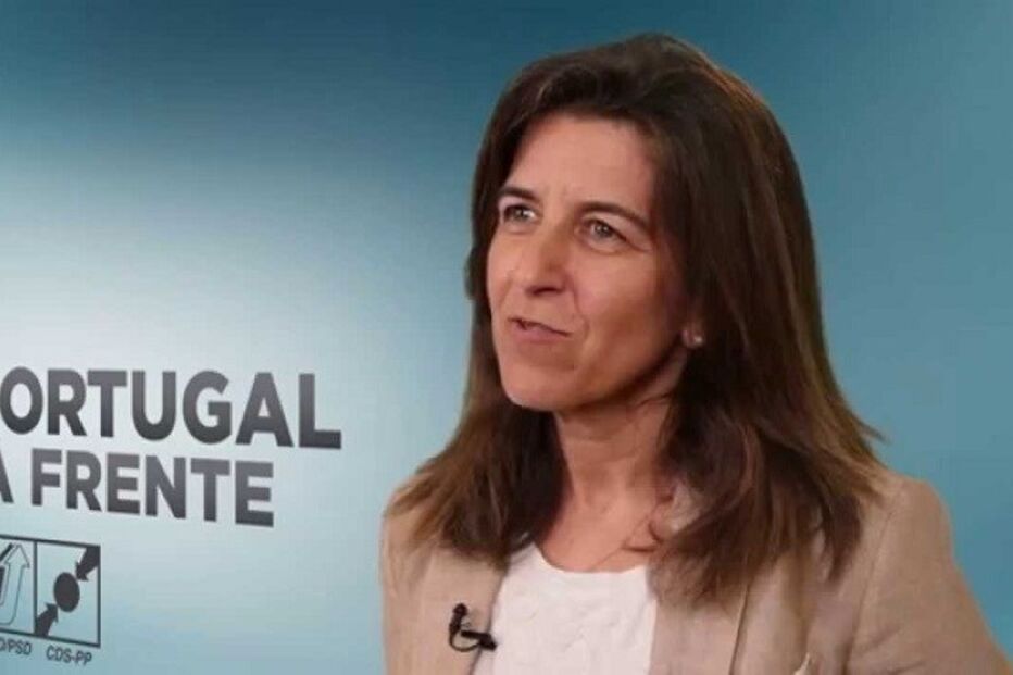 Margarida Mano, ministra da Educação e Ciência, Universidade de Coimbra, XX Governo Constitucional, política