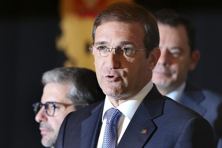 XX Governo Constitucional, Pedro Passos Coelho, Governo, partidos e movimentos, política