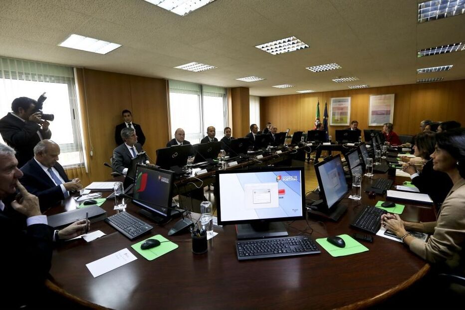 Conselho de Ministros, reunião, programa de Governo, Assembleia da República, parlamento, governo (sistema), executivo (governo), política