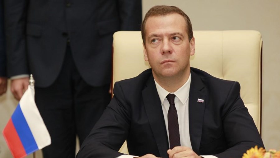 O Governo foi instruído para definir um sistema de medidas de resposta", disse Medvedev