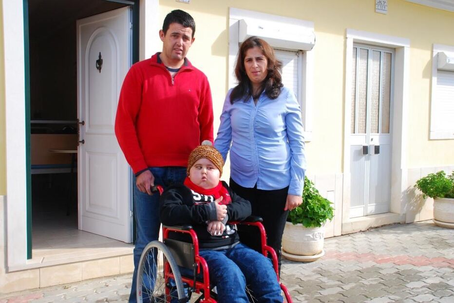 Aldeia unida por criança 