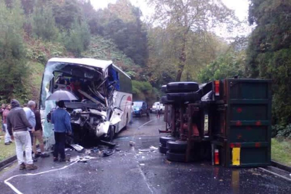 acidente, Açores, autocarro, morto, feridos, São Miguel, Furnas, 
