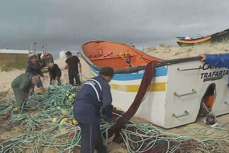 Costa da Caparica, praia da Saúde, naufrágio, acidentes e desastres