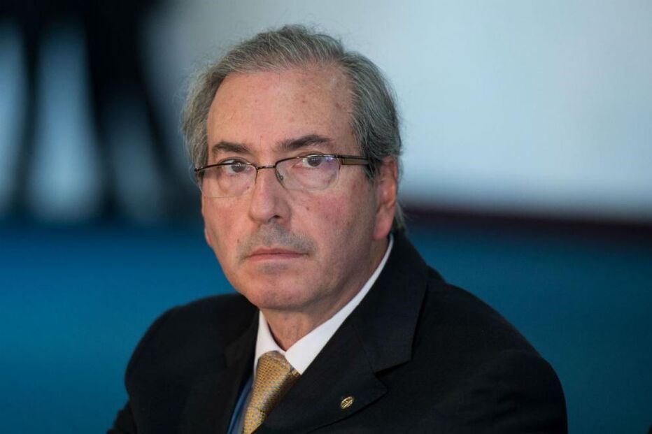 04-11-2015_23_03_36 30 eduardo cunha.jpg