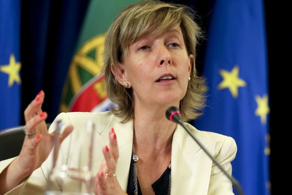 Maria Luís Albuquerque, ministra das finanças, Governo, medidas, alterações, parlamento, política, partidos