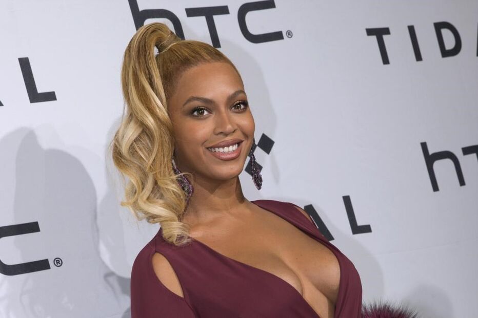 Beyoncé, peito, cantora, música, cirurgia plástica, operação, estrias