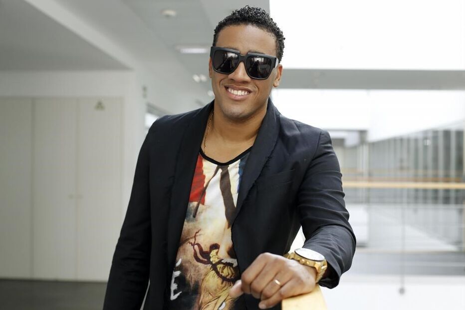 Anselmo Raph, cegueira, doença, cantor, música, miastenia grave, doença progressiva, fadiga anormal dos músculos