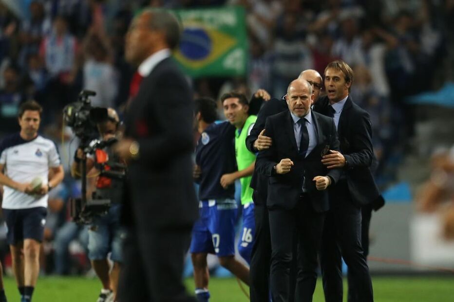 Julen Lopetegui, balneário, árbitro, portistas, FC Porto, futebol, Artur Soares Dias, Antero Henrique, Benfica, I Liga, Estádio do Dragão